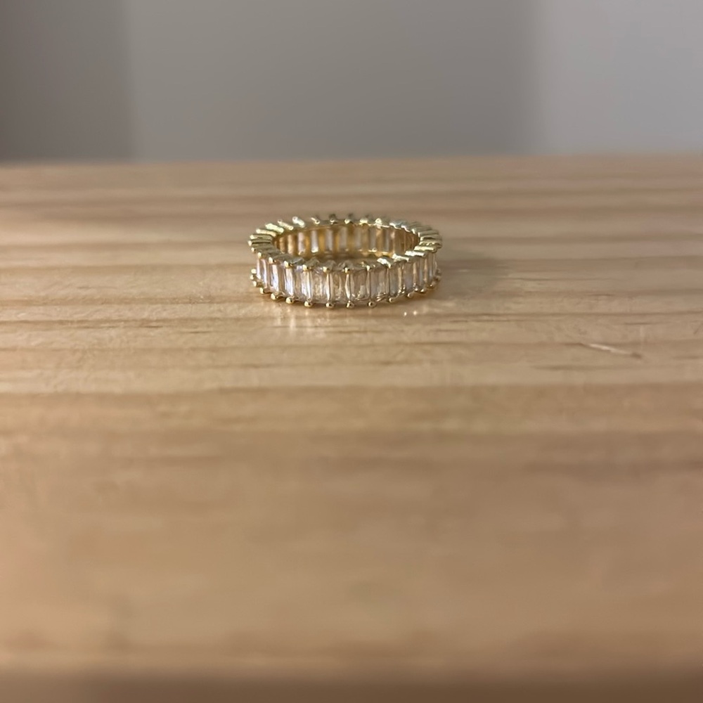 Never worn, brand new bauble beautiful ring